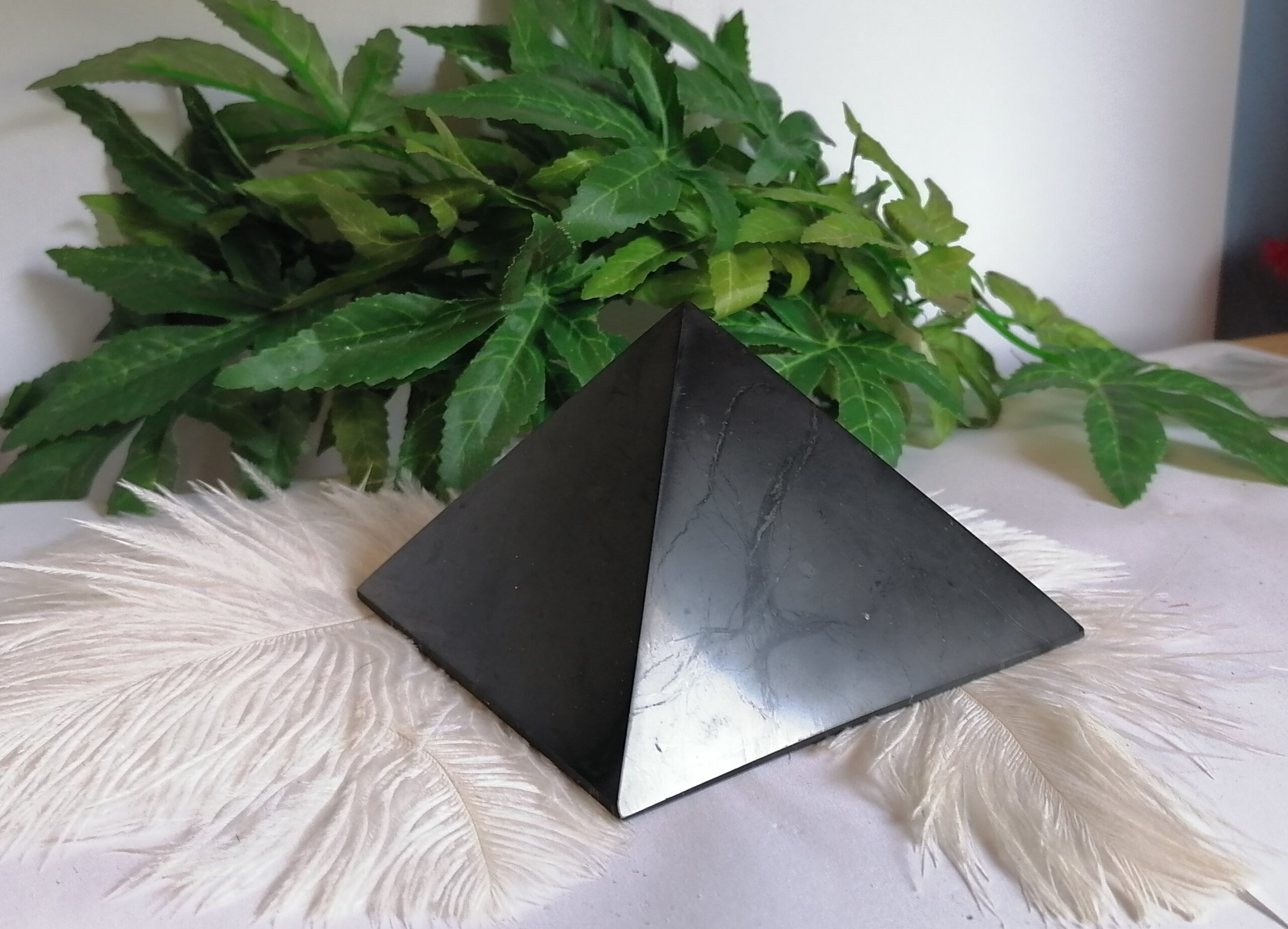 Selenit Pyramide 10 cm 